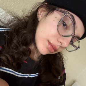 Meet your Posher, Esther